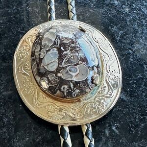 Vintage Western unisex Silver& Brown Bolo Necklace